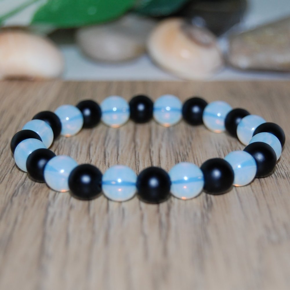 Opalite Onyx Bracelet,Clear and Black Bracelet,Onyx and Opal 8mm Beads